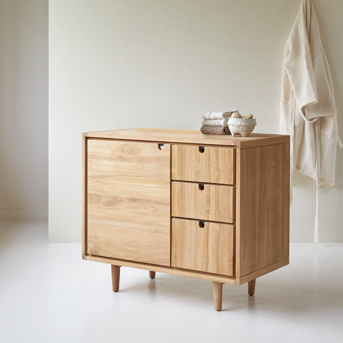 AUFBEWAHRUNGSMÖBEL Jonàk Natur aus Teak - Naturfarben, Holz (93/80/50cm) - Tikamoon