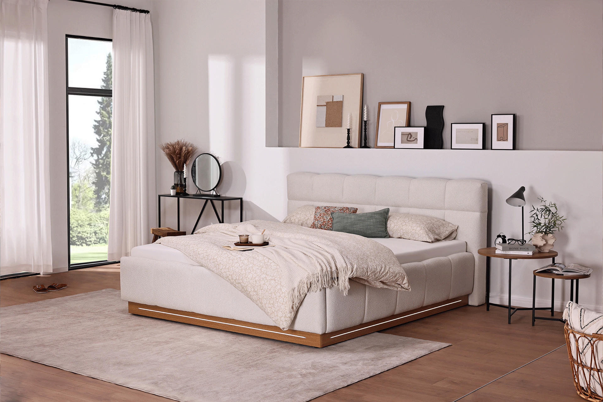 Schlafzimmer-Polsterbett-weiss-Stoffbezug-moemax