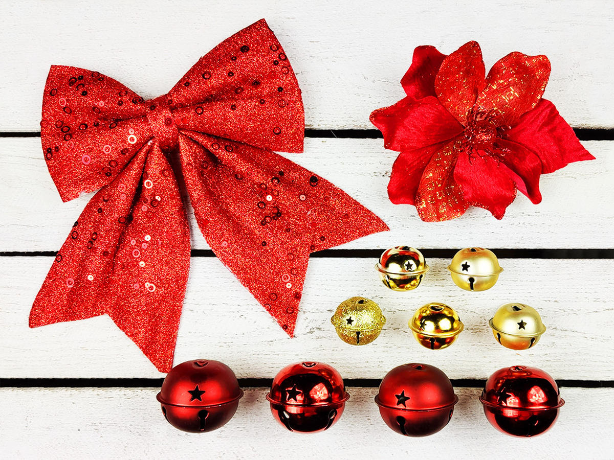 WEIHNACHTSBAUM künstlicher 60 cm mit LED-Beleuchtung, GLÖCKCHEN, mit 28 Weihnachtsbaumschmuck, Pflanztopf mit Jutesack - Rot/Goldfarben, Kunststoff/Stein (40/60cm) - LAALU