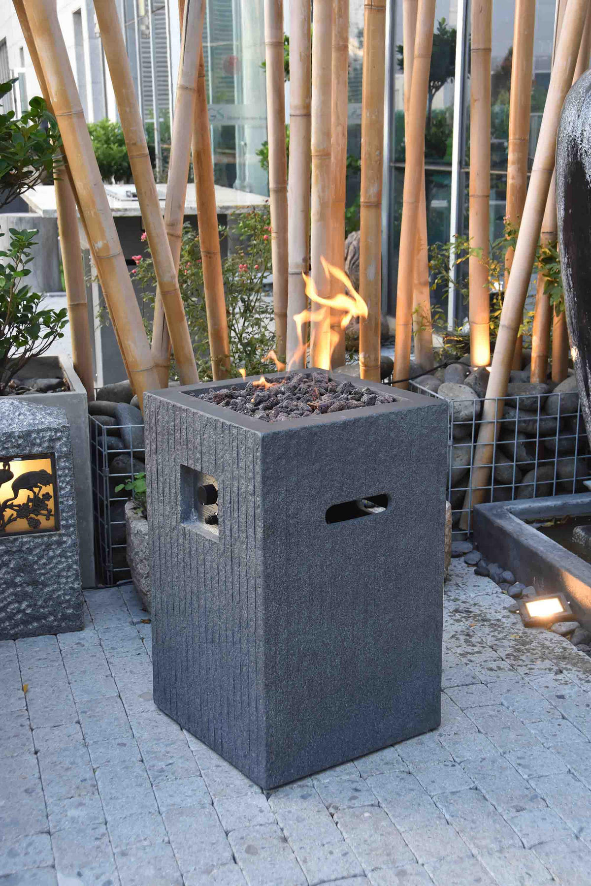 GASFEUERSTELLE Mayon in Naturstein-Optik dunkel grau aus Faserbeton - Dunkelgrau, Stein (45/70/45cm) - Elementi