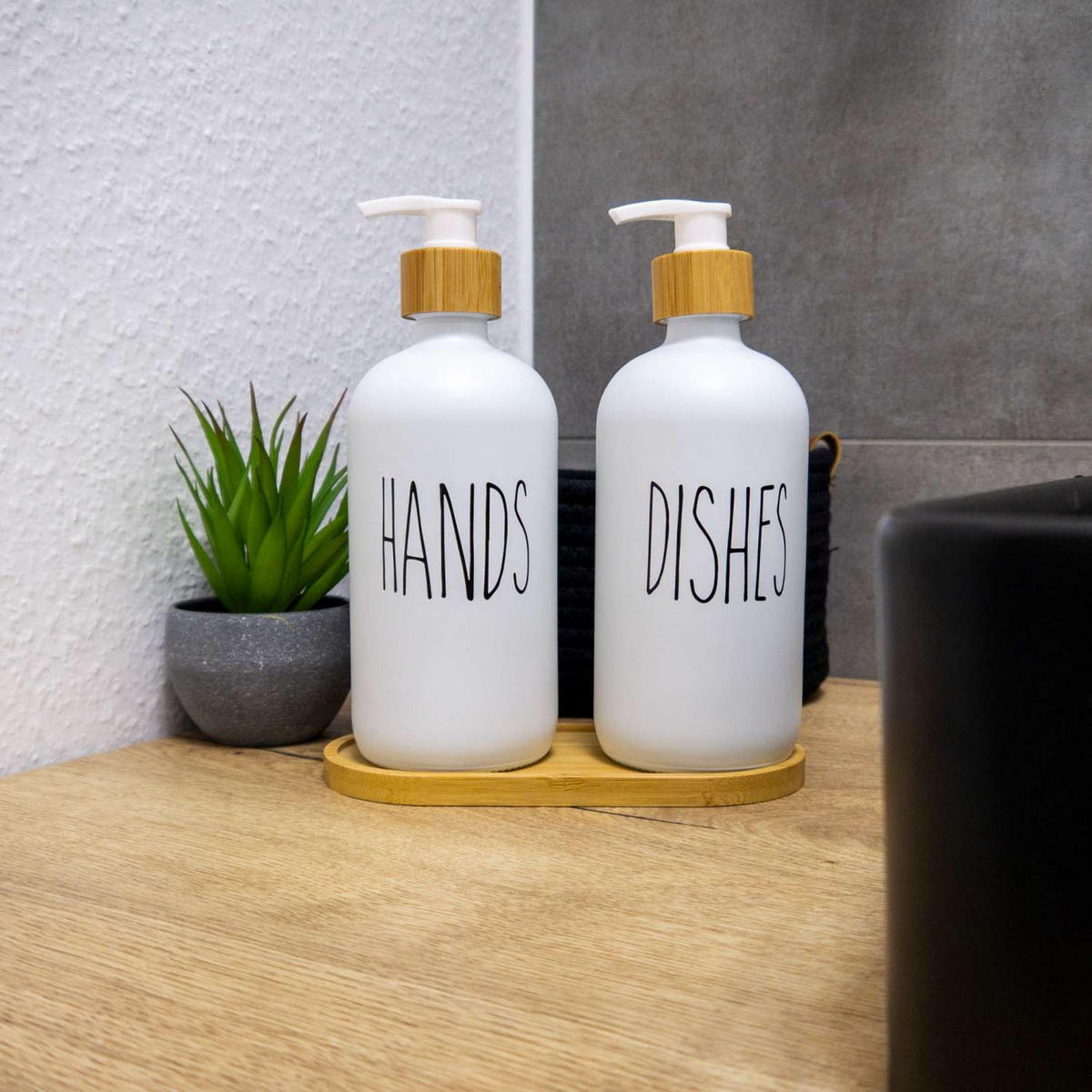 SEIFENSPENDER SET 500ml mit Tablett (3-tlg.) - Weiß, Glas (8.8/20.6/17.4cm) - Intirilife