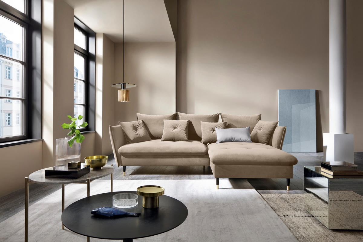 ECKSOFA GLAM mit Schlaffunktion, Ottomane & goldenen Füßen – Samtsofa im Glamour-Stil mit Zierkissen, 258x167x91 cm, rechte, beige​ - Beige, Holz/Textil (258/167cm) - DomoHome