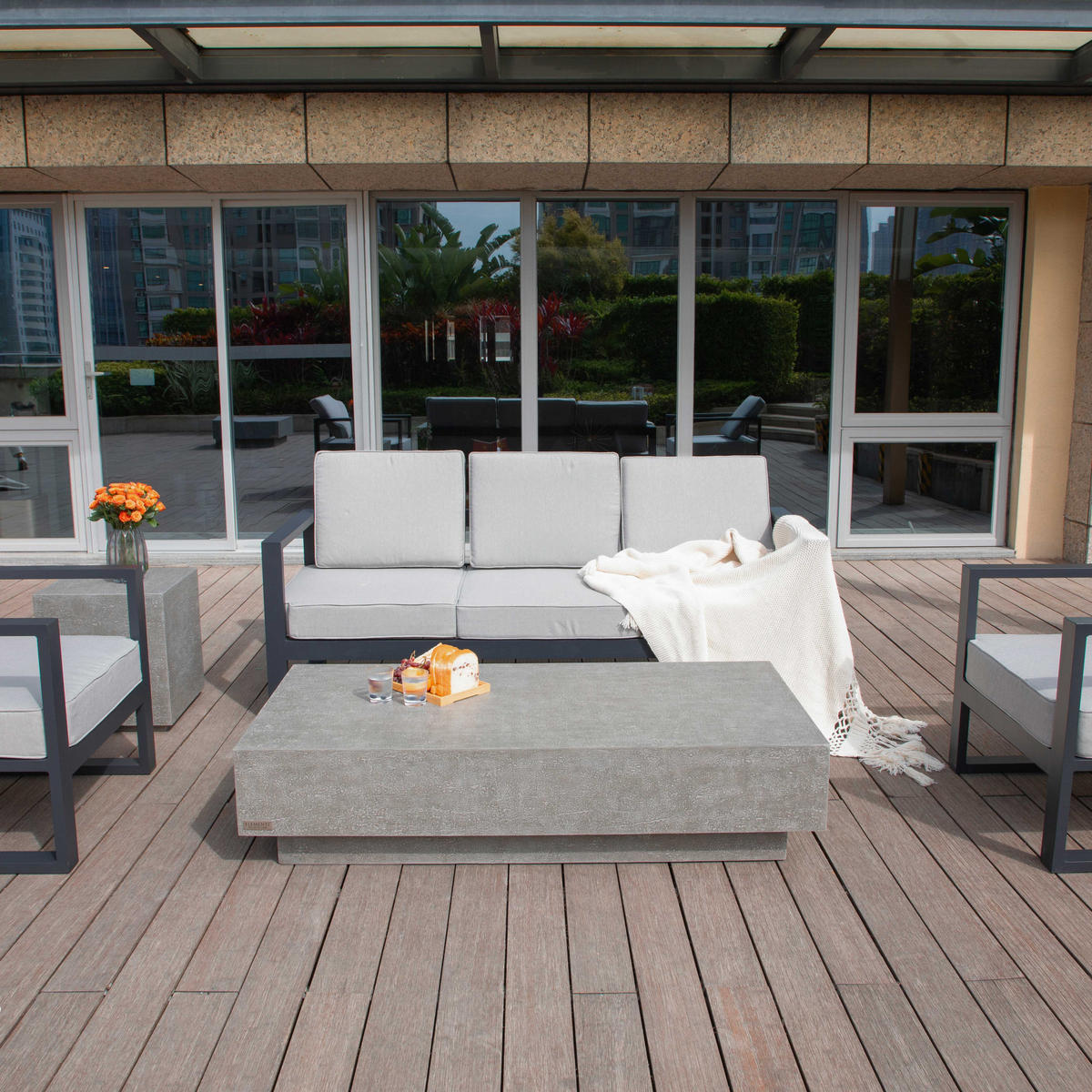 COUCHTISCH TEVERE aus GF-Beton Rechteck, Wetterbeständig, 153x77x36 cm - Grau, Naturmaterialien (153/77/36cm) - Elementi