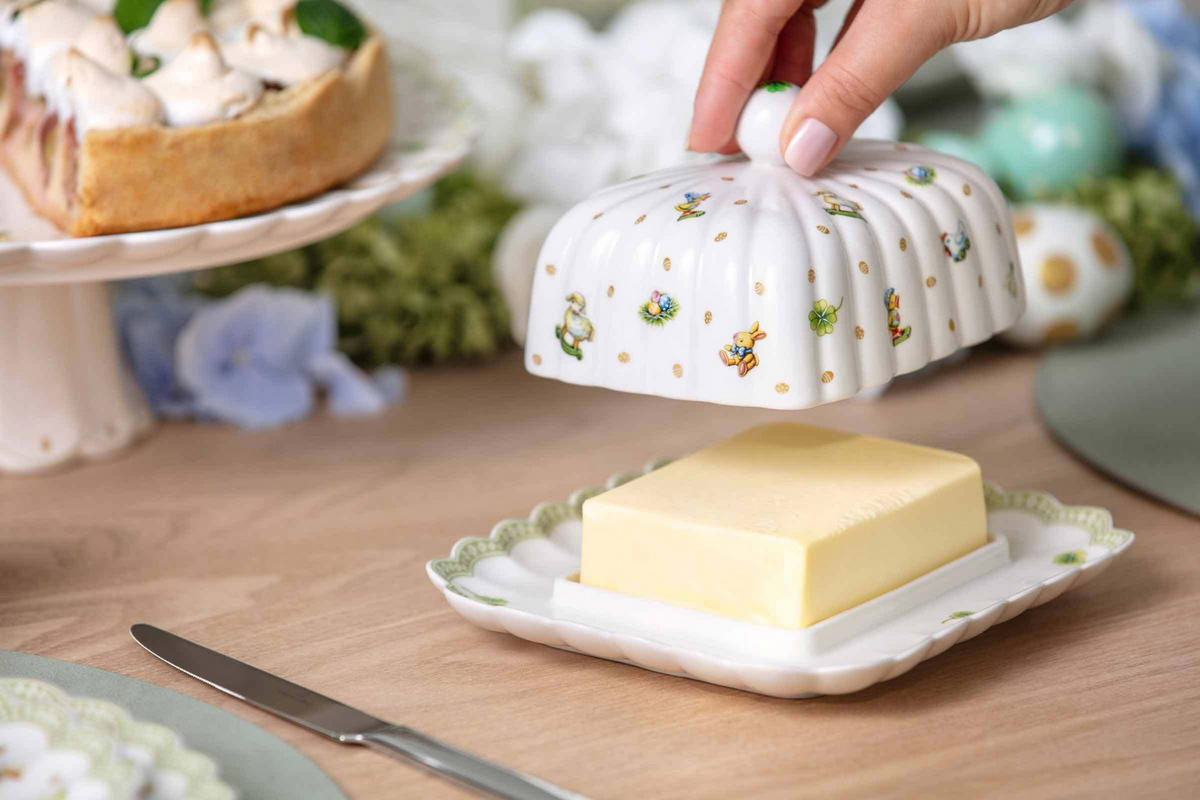 BUTTERDOSE Easter Delight bunt 18,4 x 15,8 x 8,8 cm - Multicolor, Keramik (15.8/8.8/18.4cm) - Villeroy & Boch