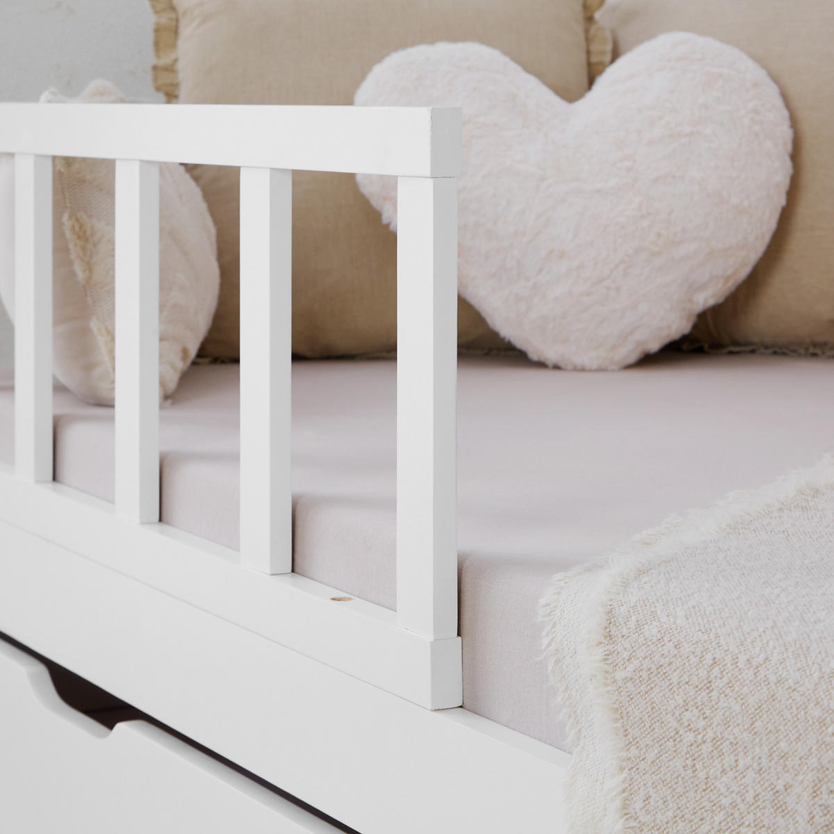 HAUSBETT 90/200 mit Rausfallschutz Weiß - Weiß, Holz (207/158/96cm) - Homestyle4u