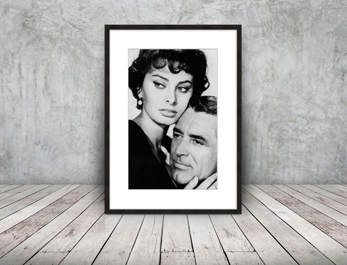 BILD mit Rahmen 51x71 cm Sophia Loren & Cary Grant Schwarz-Weiß - Weiß, Holz (51/71cm) - artissimo