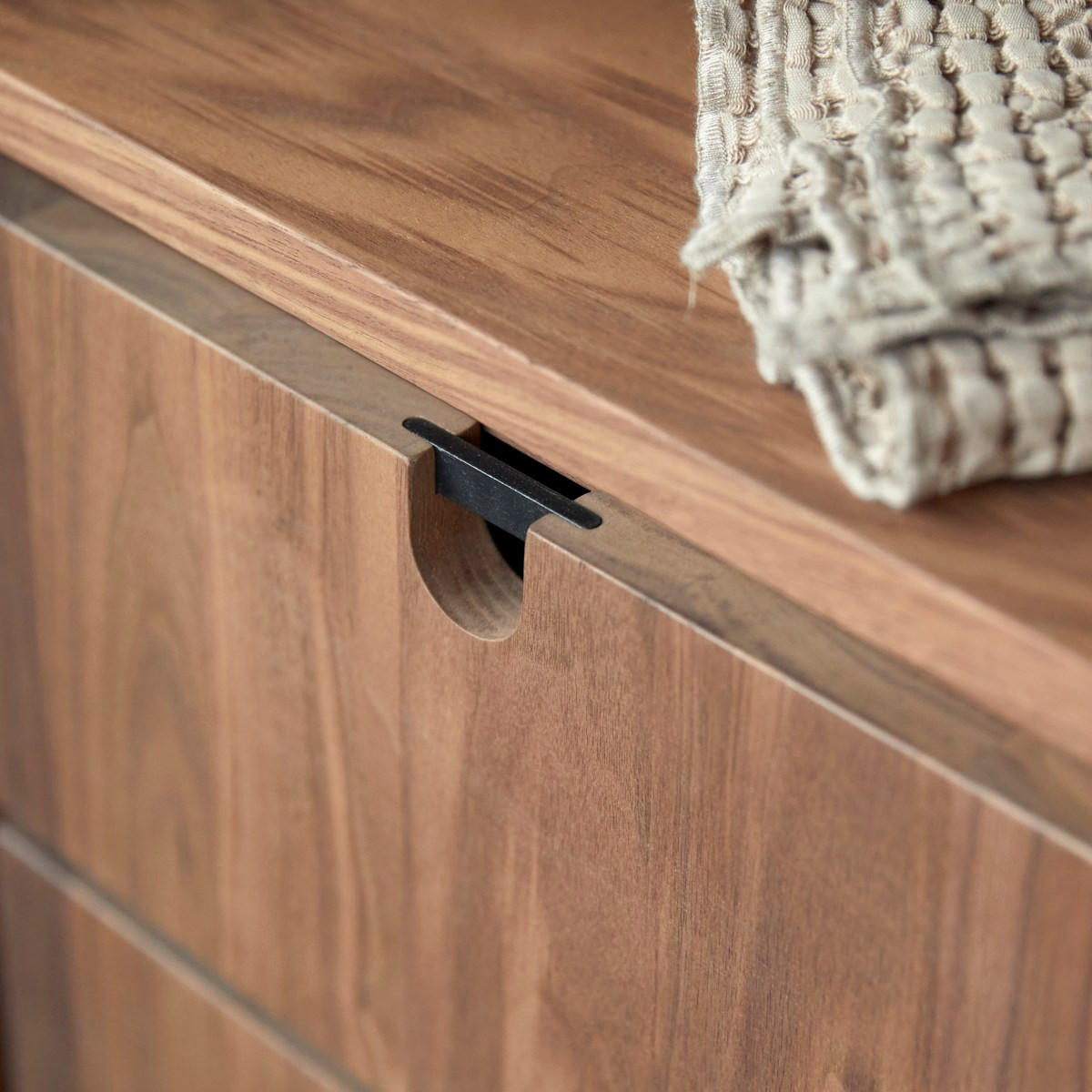 HOCHSCHRANK Jonàk Dunkelbraun aus Walnuss - Dunkelbraun, Holz (40/180/35cm) - Tikamoon