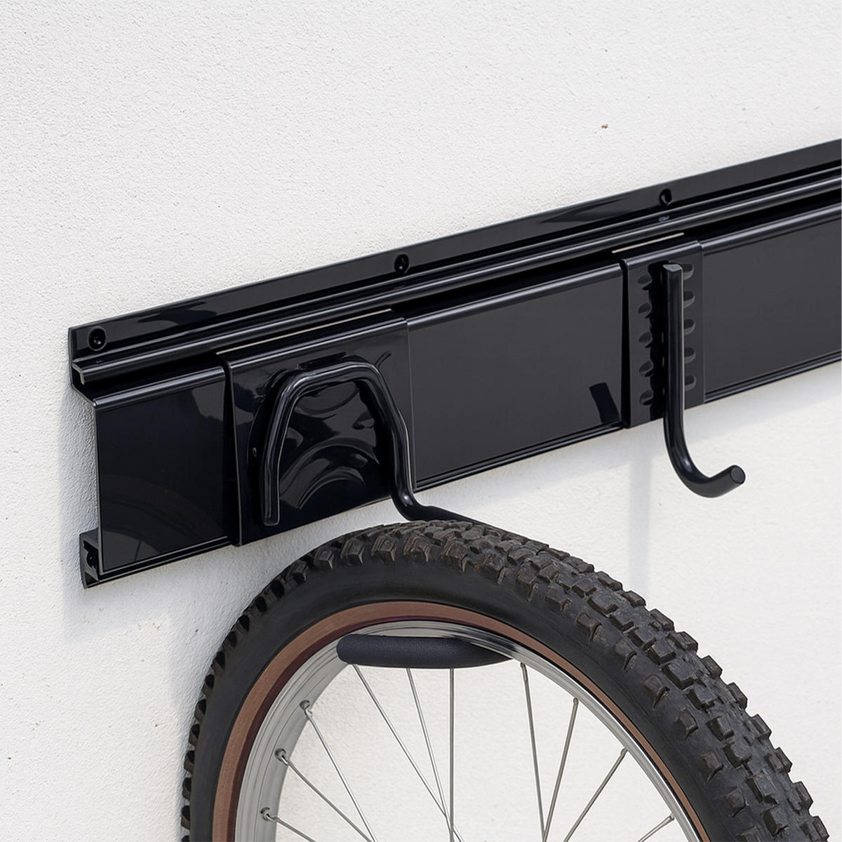 FAHRRAD-WANDHALTERUNG - Schwarz, Kunststoff/Metall (40.5/10/1.5cm) - Relaxdays
