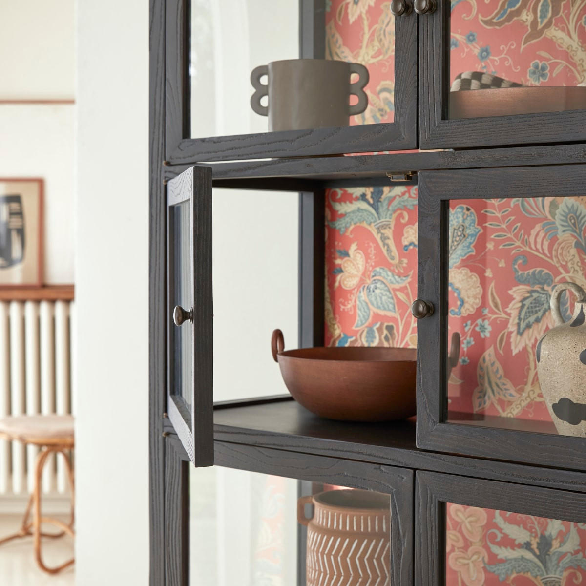 VITRINENSCHRANK Tana Schwarz aus Ulme - Schwarz, Holz (160/160/40cm) - Tikamoon
