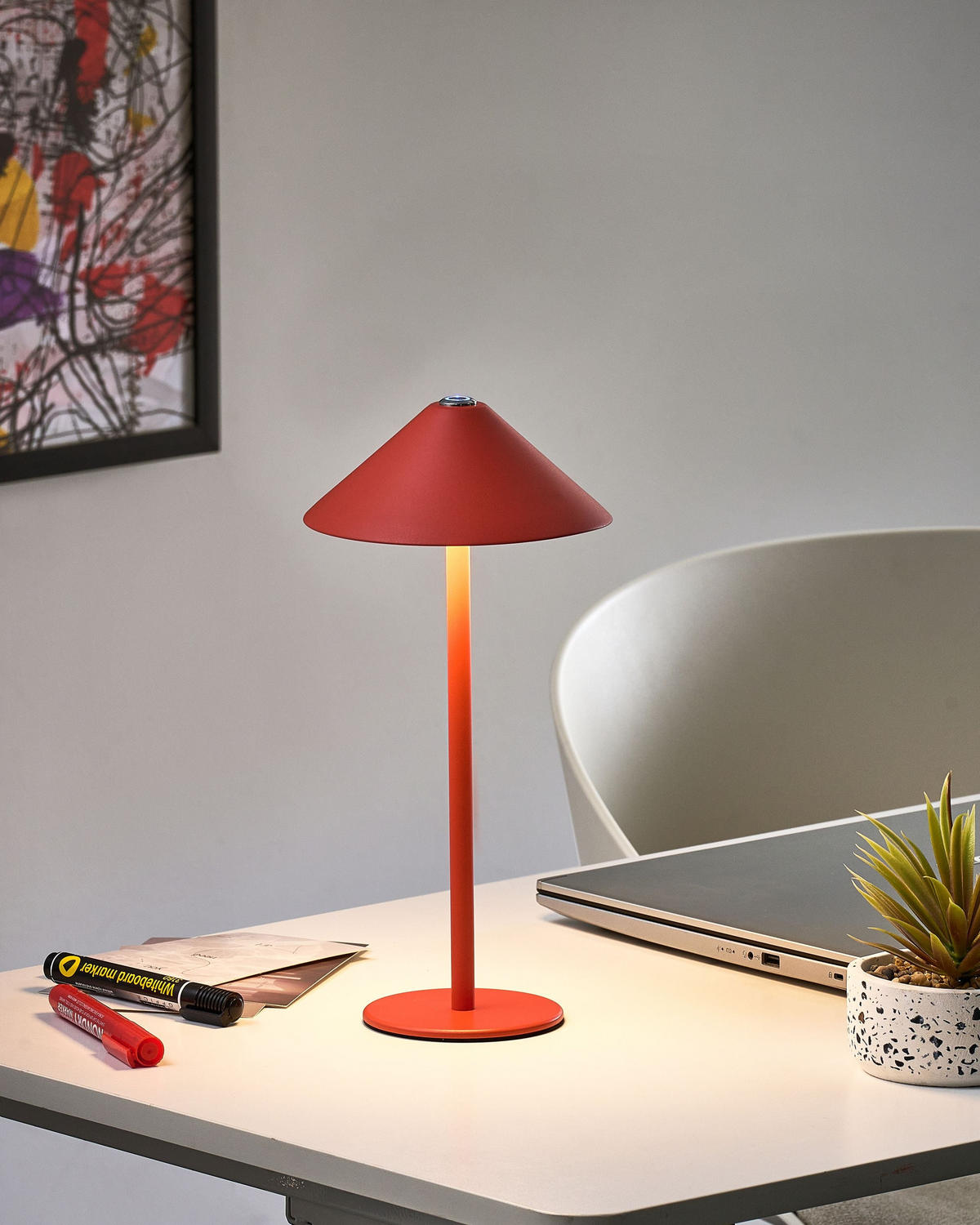 KABELLOSE LED Tischlampe mit Dimmer Metall Rot Modjo - Rot, Metall (18/18/33cm) - Beliani