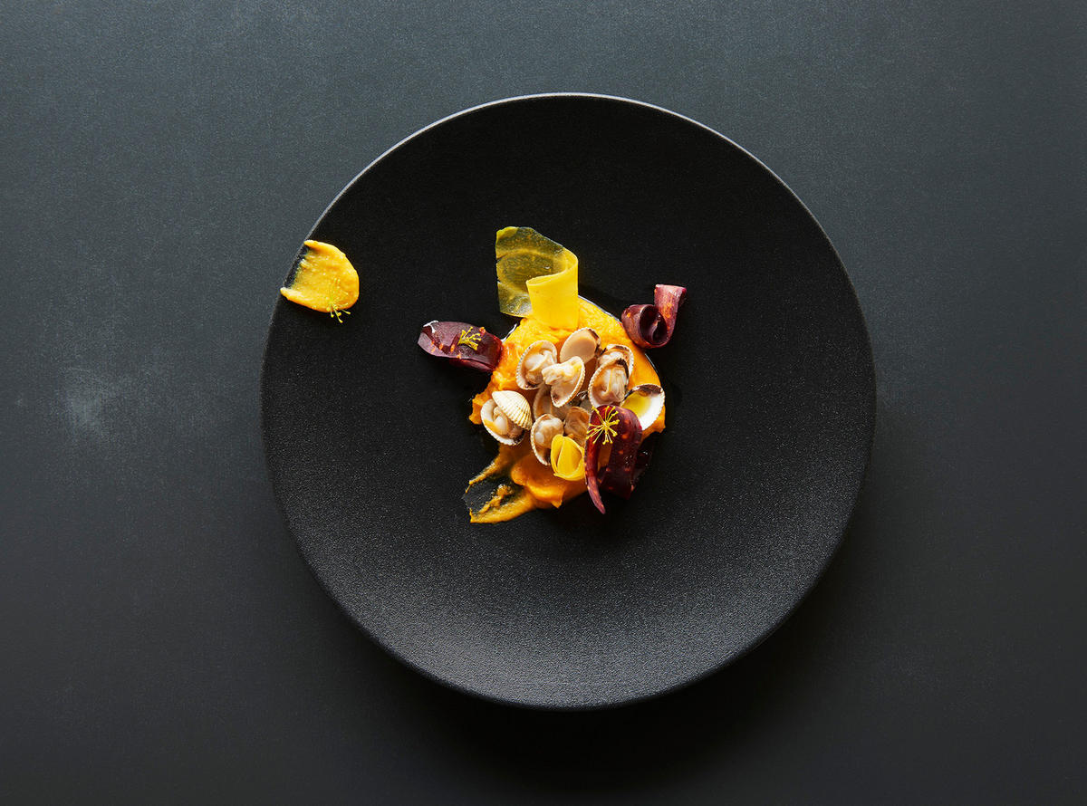 TELLER / PLATZTELLER FLACH EQUINOXE 31,5 cm Gusseisener optik - Schwarz, Keramik (31.5cm) - Revol Porcelaine France