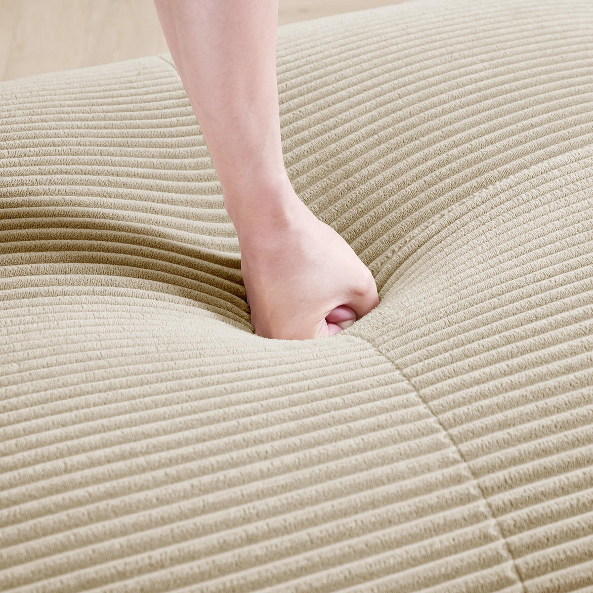 HOCKER OTTOMAN in Premium-Cord Montagefrei & Rutschfest - Beige, Textil (92.5/44/75cm) - Urban Meuble