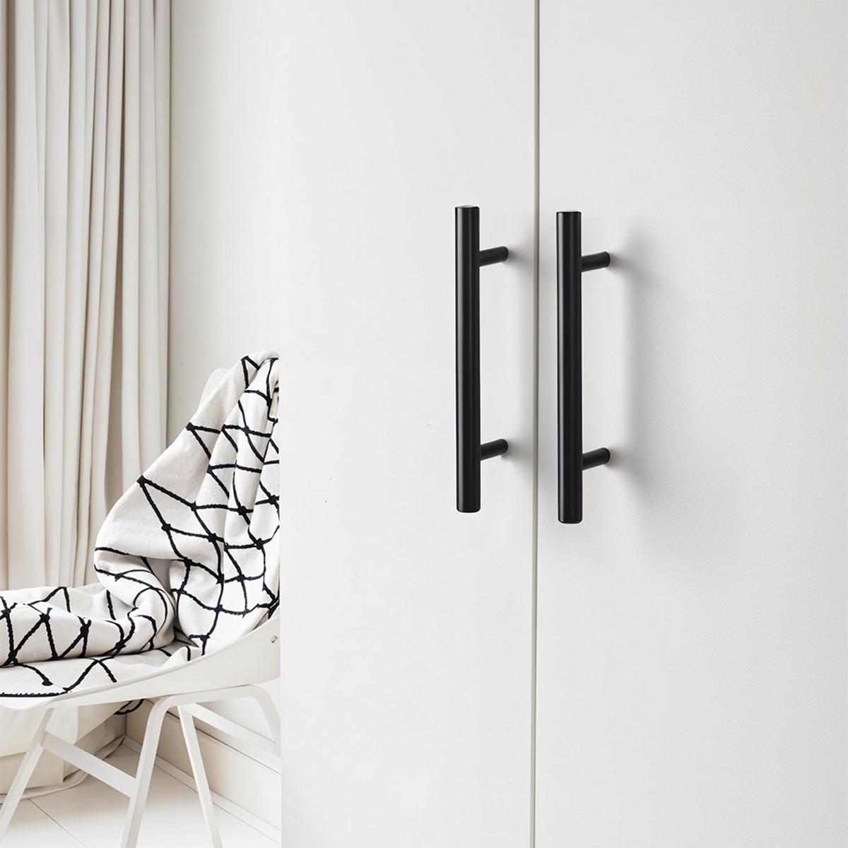 MÖBELGRIFFE 10er-Set aus rostfreiem Edelstahl black Vielseitig einsetzbar Einfache Montage Angenehme Haptik Pflegeleicht 250 mm - Schwarz, Metall (25/1/16cm) - Livingandhome