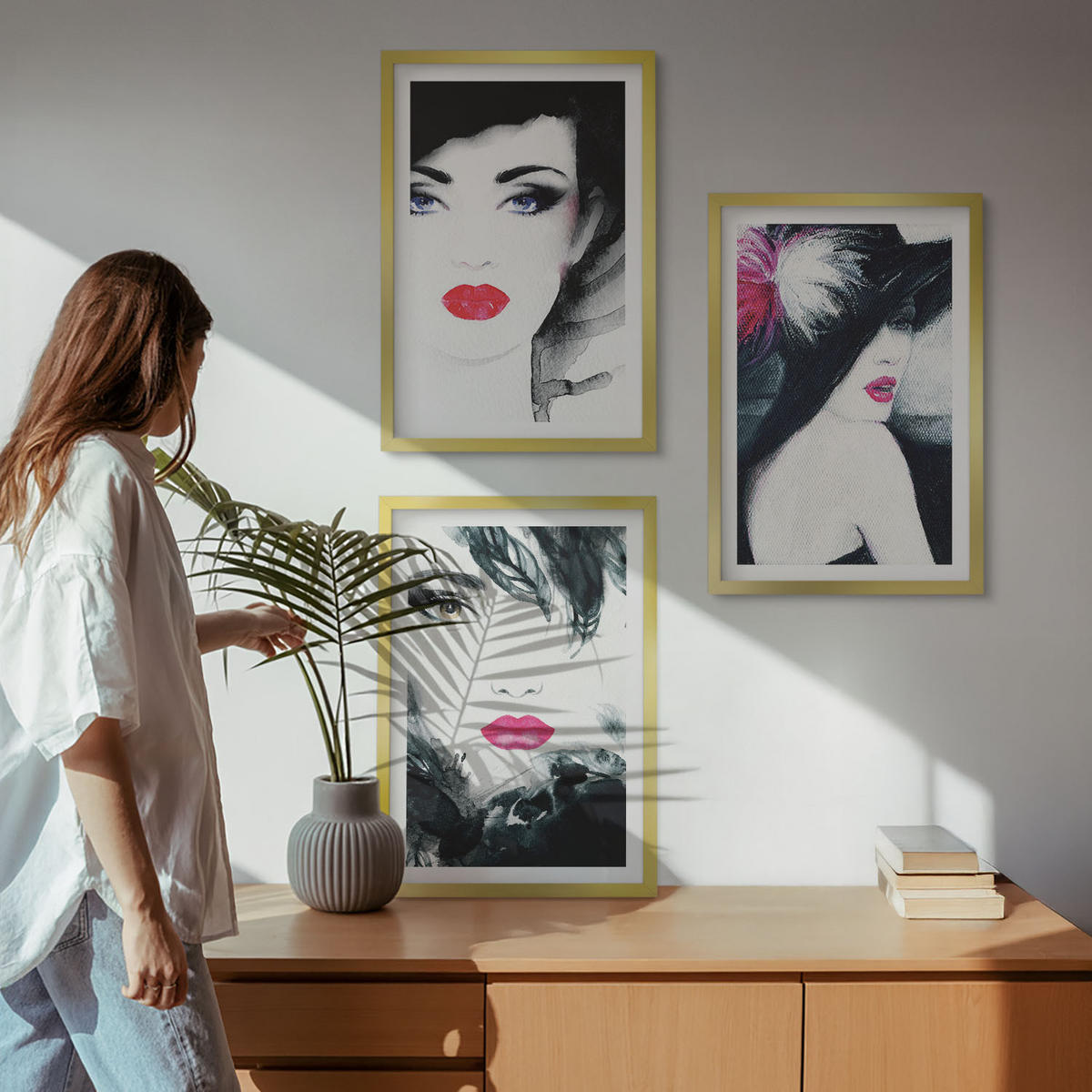 WANDBILDER 3er Set - 40x60 cm Goldrahmen - Porträts von Frauen mit Lippen - Goldfarben, Kunststoff (40/60cm) - ArtPrintCave
