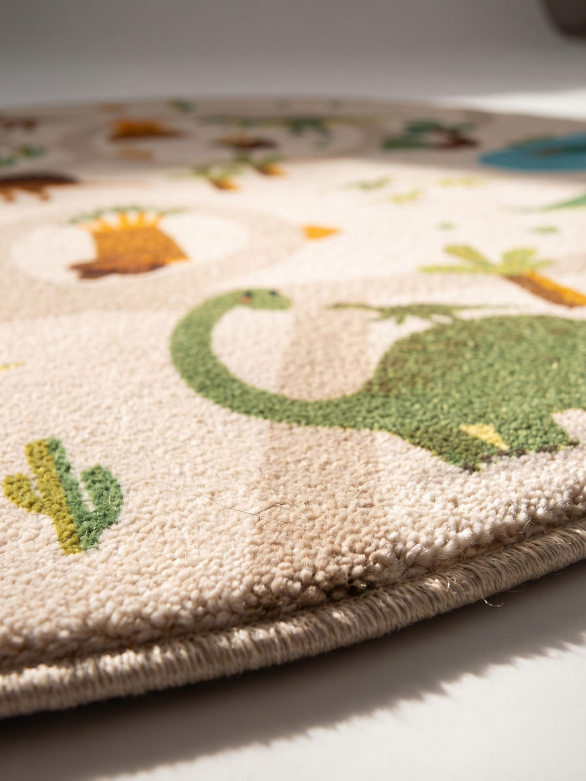 KINDERTEPPICH Kurzflor Dinosaurier-Landschaft Waschbar OEKO-TEX Spielteppich Jungen Mädchen Rund Beige 200x200 – TINO - Beige, Textil (200/200cm) - KADIMA DESIGN