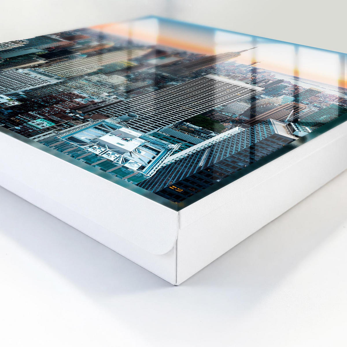SCHLÜSSELBOX Weiß 30x30 cm – Türöffnung nach rechts - Stadtpanorama - Grau, Metall (30/30/5cm) - TULUP
