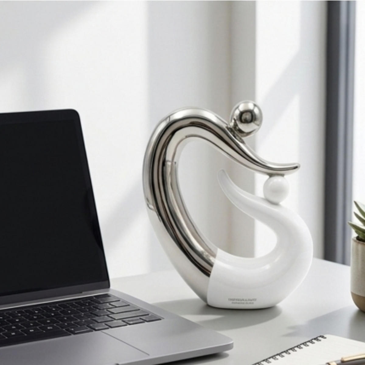 SKULPTUR Keramik 34x28cm, Paar Figur, Silber Weiß, Dekofigur, Wohnzimmer, Büro, Geschenk, Sammler, Moderne Statue, Wohnung Deko, Dekoration, Kunst - Weiß/Nickelfarben, Keramik (28/15/30cm) - Gilde