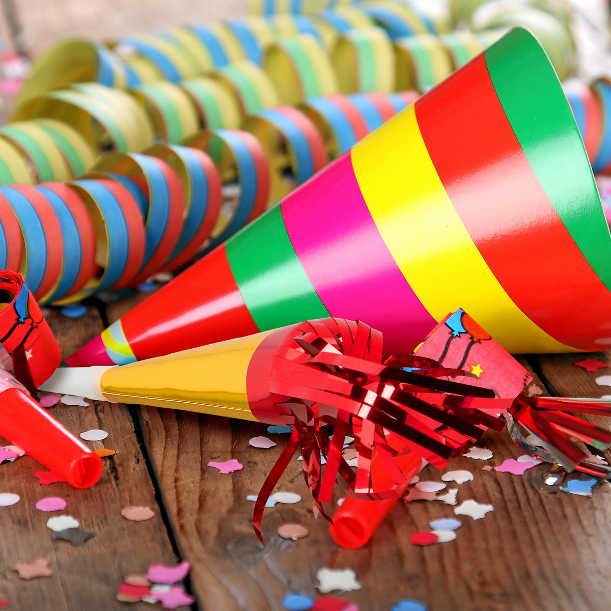 72XPÁRTY trúbky - viacfarebná, plast/papier (4/4/20cm) - Relaxdays