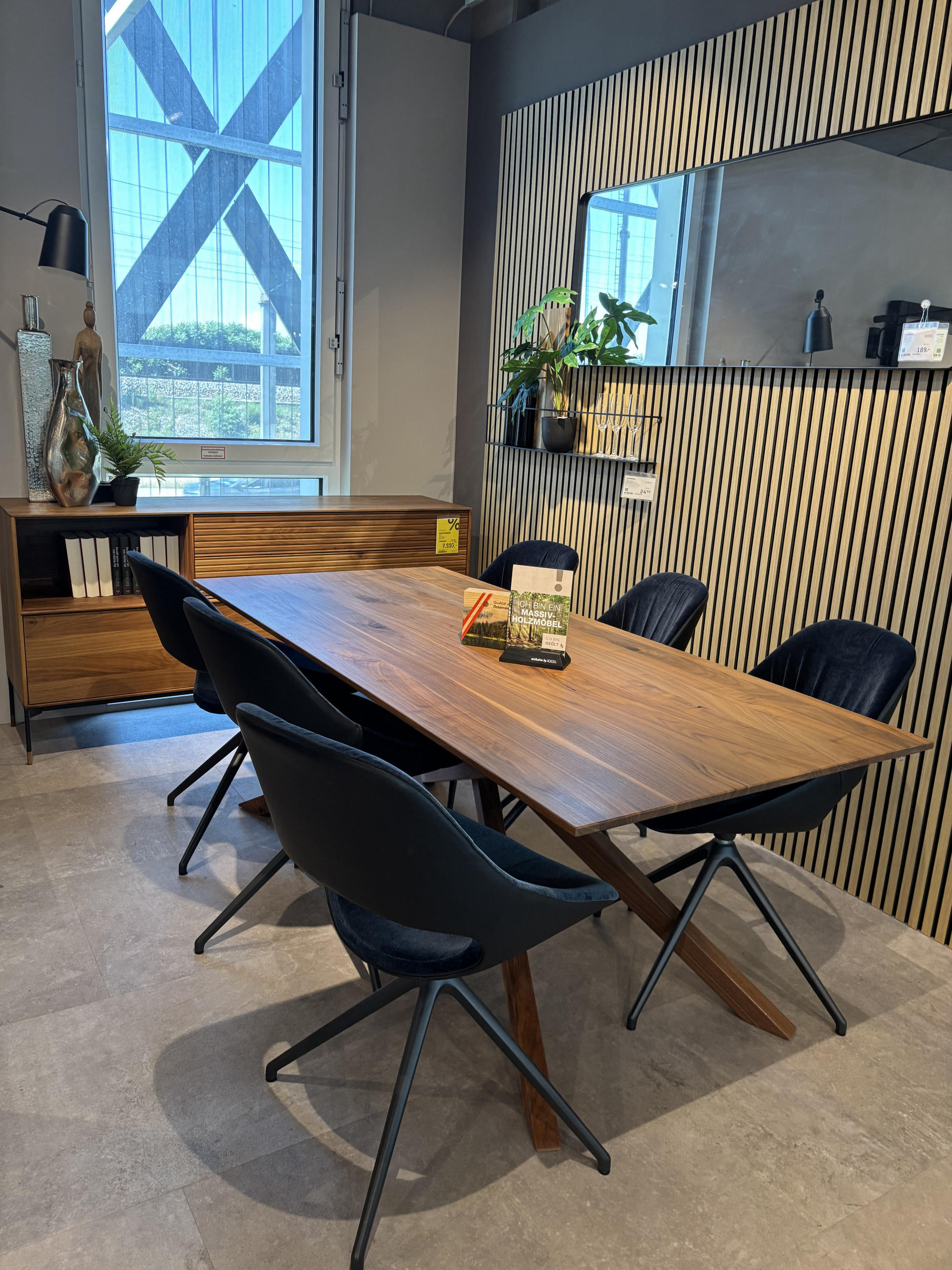 ESSZIMMER MERTO - Anrei