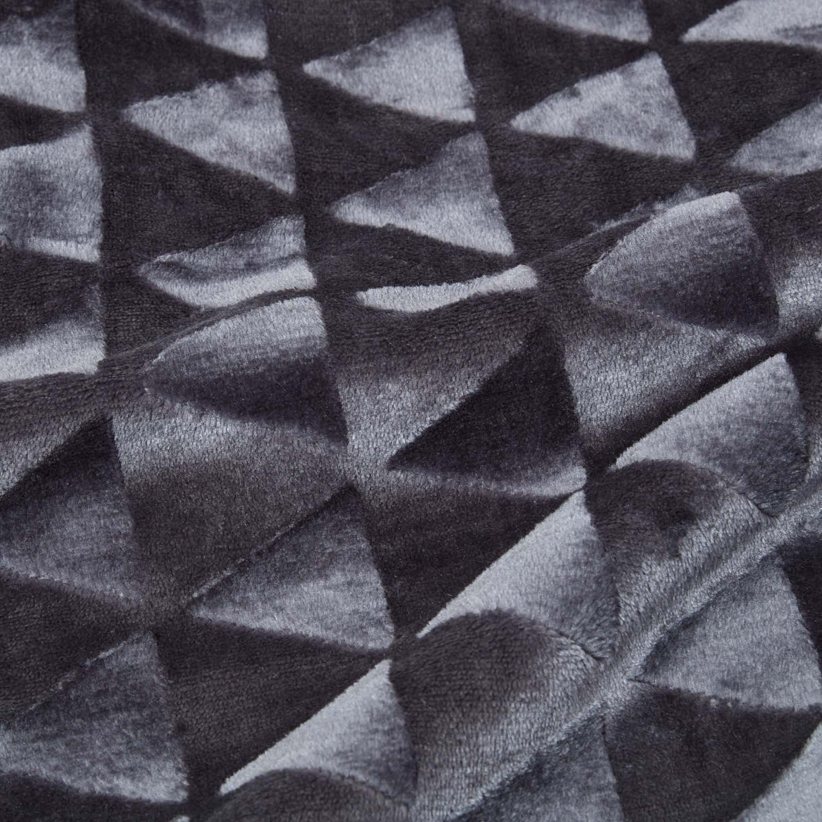 KUSCHELDECKE Sherpa 130/160 cm, Samtdecke mit Dreieckmuster - Dunkelgrau, Textil (130/160cm) - Homescapes