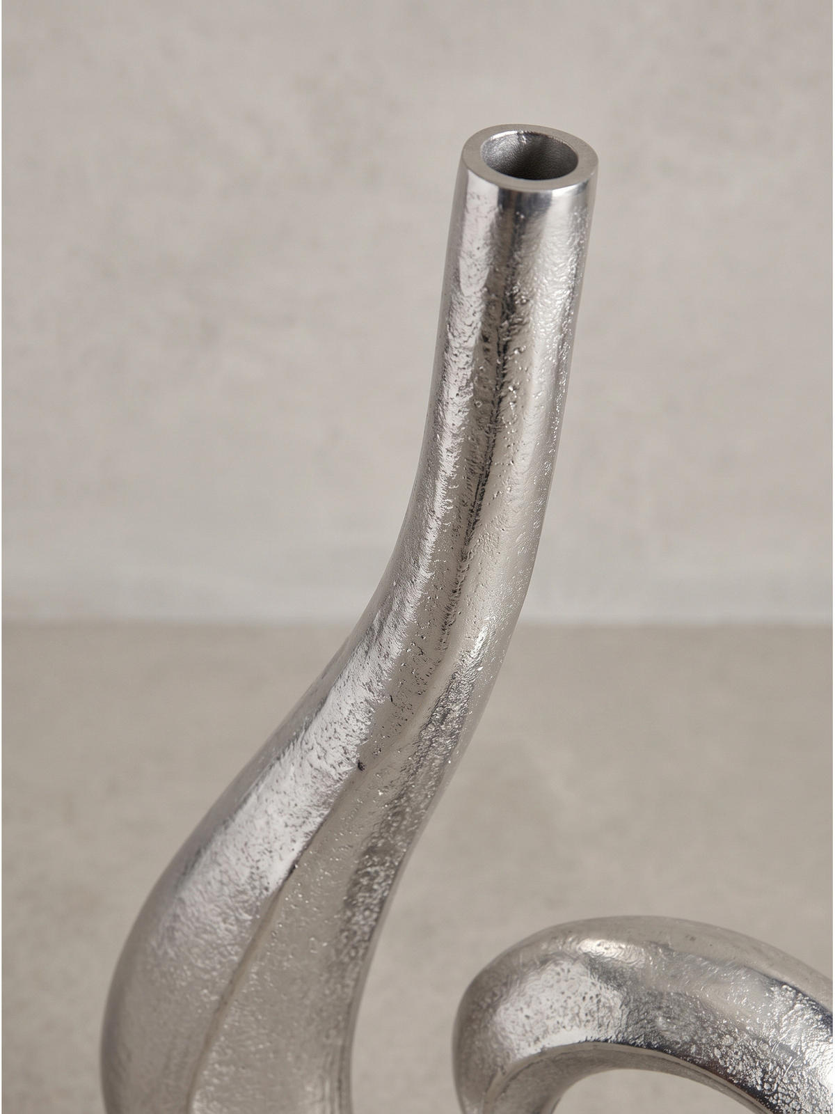METALLVASE BAVENO, Aluminium, handgefertigt, Silber, 26 x 8 x 47 cm - Silberfarben, Metall (47cm) - KADIMA DESIGN