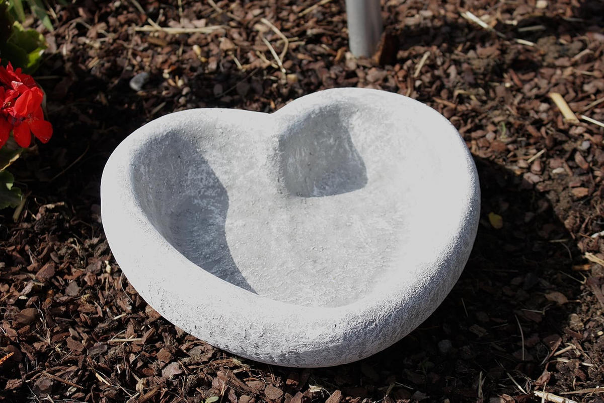 VOGELTRÄNKE Herz aus massiven Steinguss, frostfest - Grau, Stein (27/8/27cm) - stoneandstyle