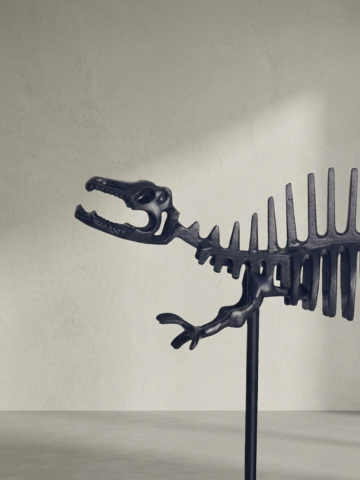 DEKOFIGUR T-Rex Aluminium Schwarz 62 cm mit Sockel - Schwarz, Metall (62/33/12cm) - KADIMA DESIGN