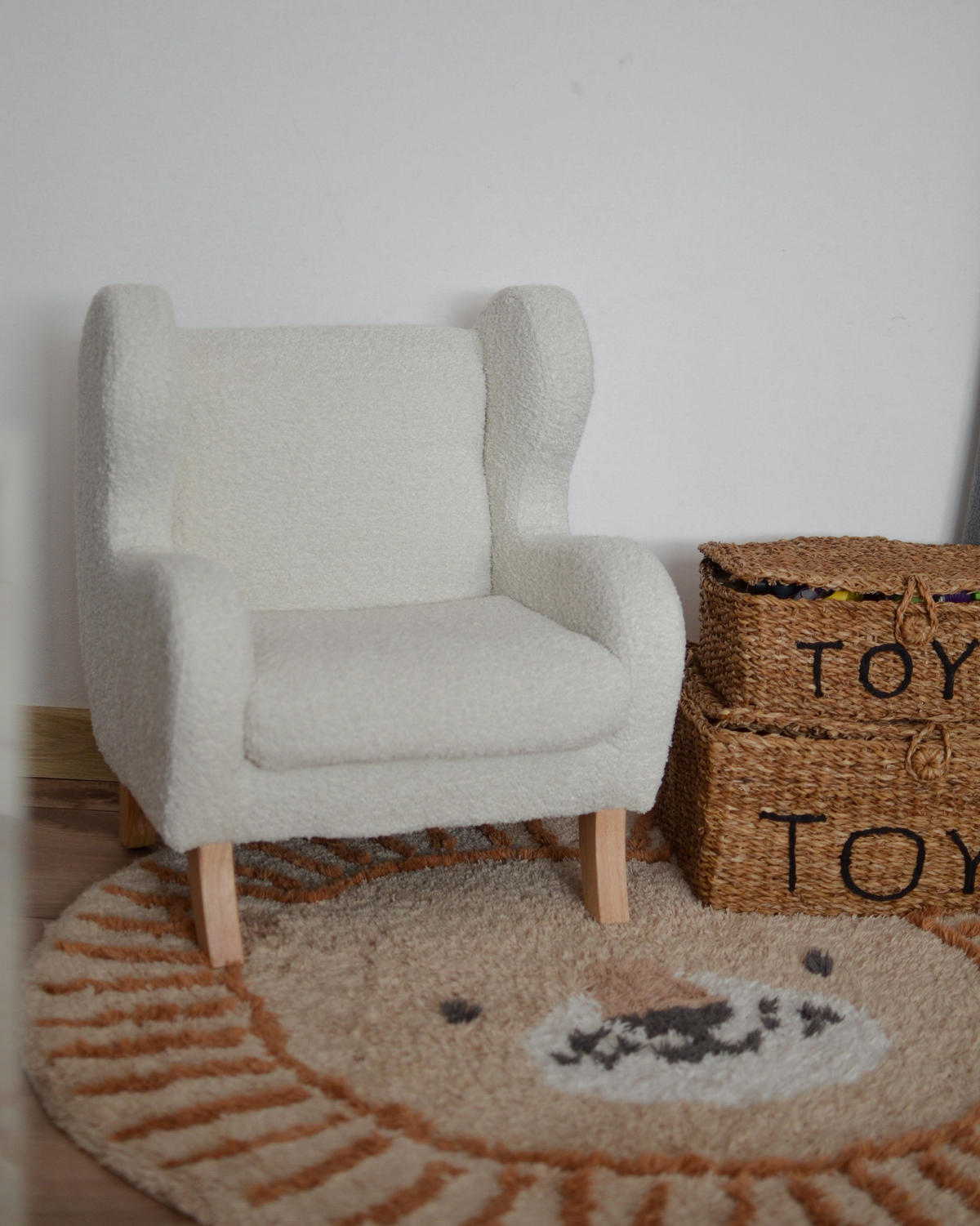 DĚTSKÉ KŘESLO Bouclé Krémově bílé Farum - bílá, textil (45/55/41cm) - Beliani