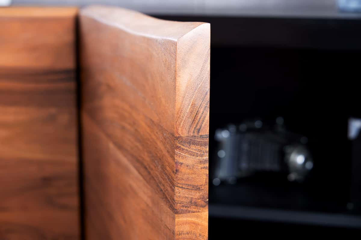 SIDEBOARD ORGANIC ARTWORK Akazie 180cm - Schwarz/Braun, Holz/Metall (180/75/45cm) - riess-ambiente