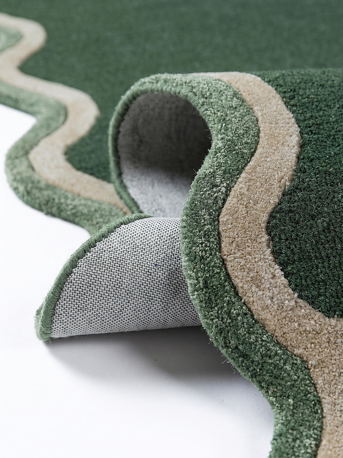 TEPPICH aus Wolle, handgetuftet, ALHAM, in Waldgrün, Wellenbordüre, 120 x 170 cm - Grün, Textil (120/170cm) - KADIMA DESIGN