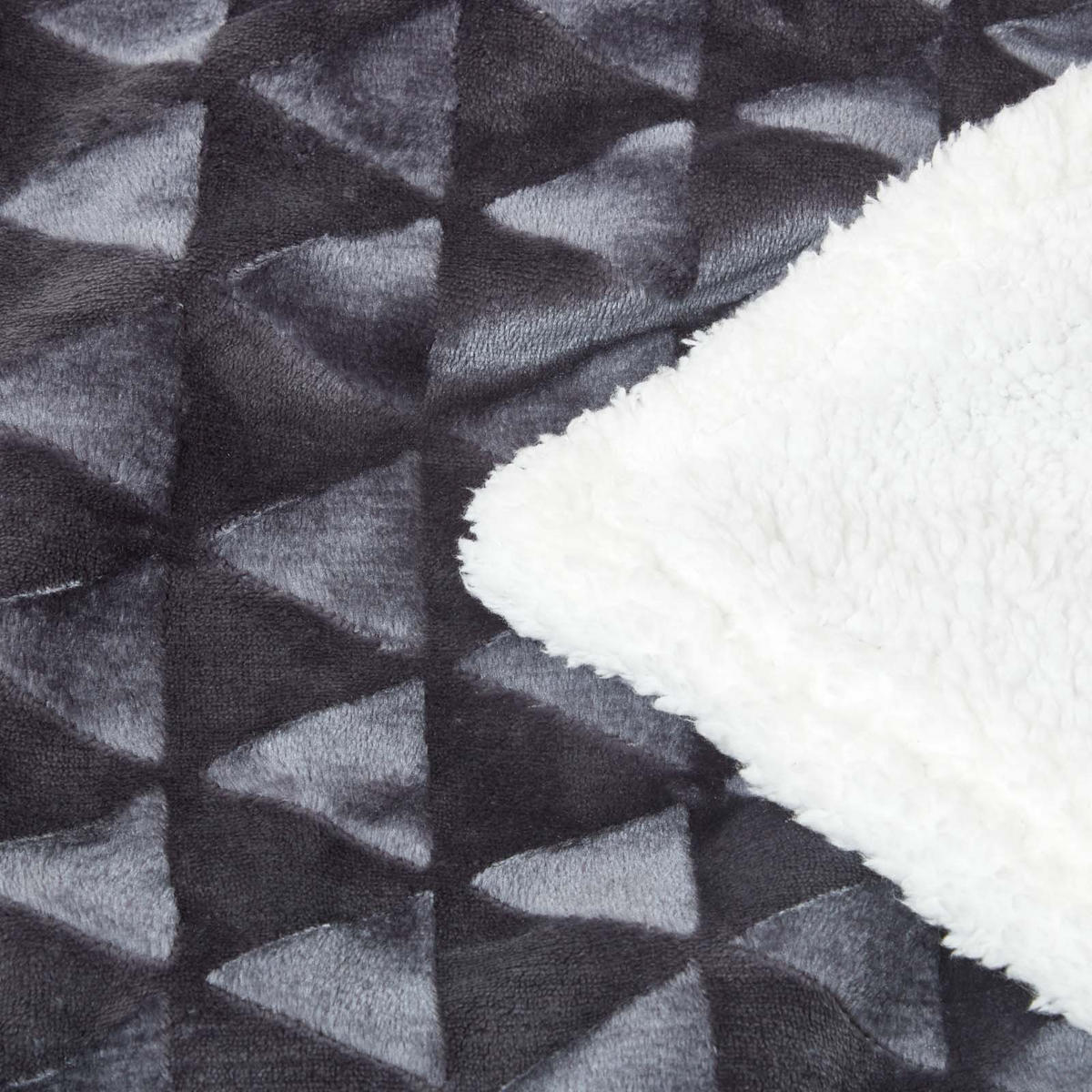 KUSCHELDECKE Sherpa 130/160 cm, Samtdecke mit Dreieckmuster - Dunkelgrau, Textil (130/160cm) - Homescapes