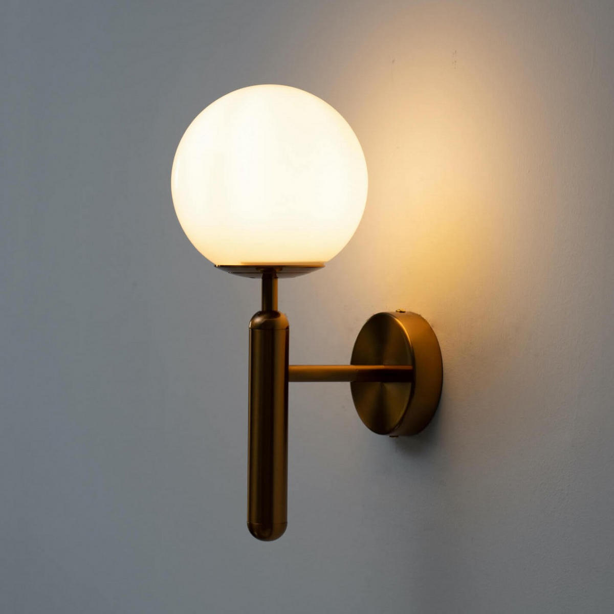 WANDLEUCHTE Giovanna, Messing und Weiß, 34cm - Messingfarben, Glas (20/15/34cm) - KOSILUM