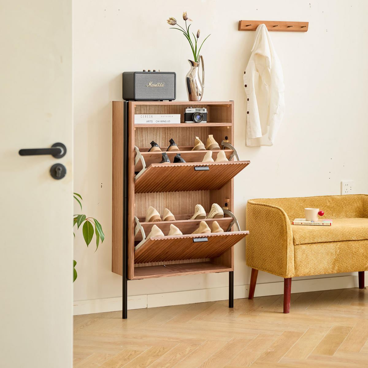 SCHUHSCHRANK Nussbaumholz Braun - Braun, Holz (65/111/25cm) - Nordlys