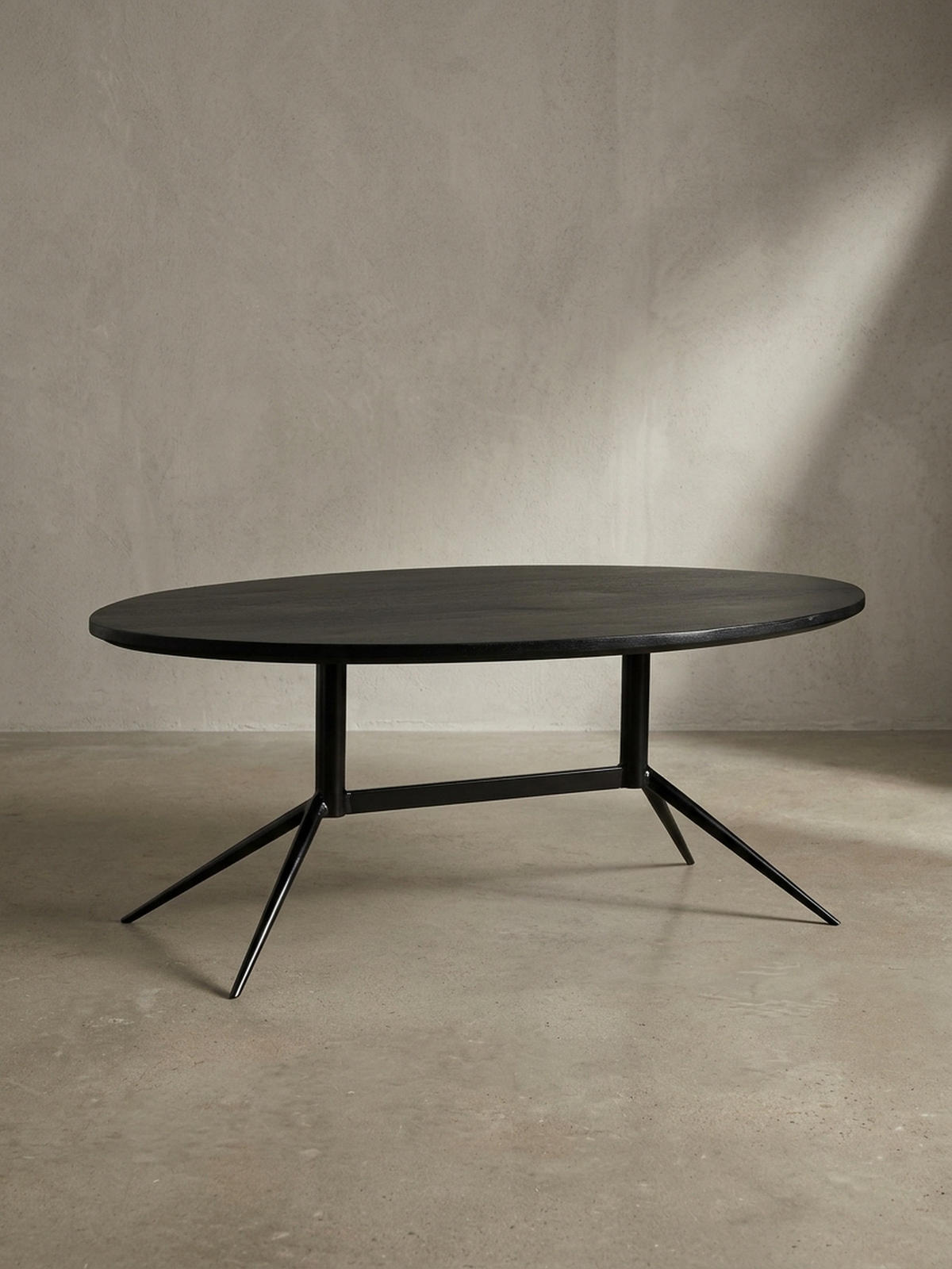 COUCHTISCH Oval in Schwarz aus Mango Massivholz und Metall, 90x50x35 cm mit natürlicher Holzmaserung - Schwarz, Holz/Metall (50/90/35cm) - KADIMA DESIGN