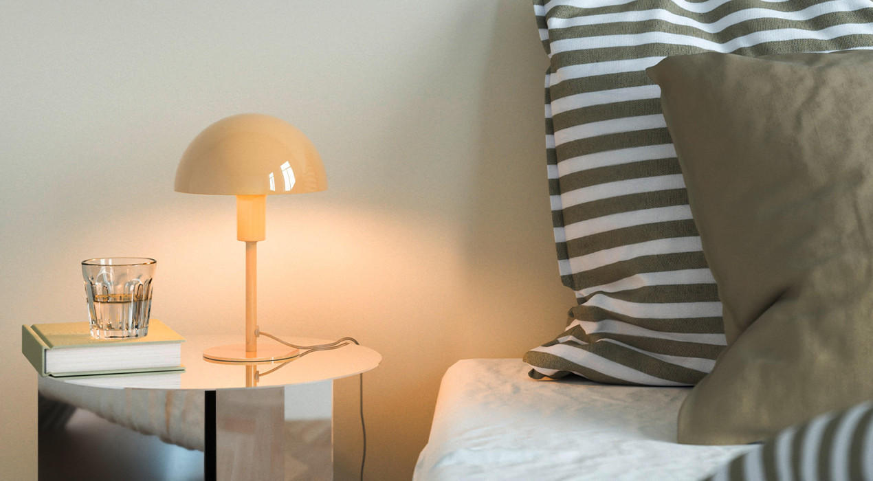Tischlampe in beige