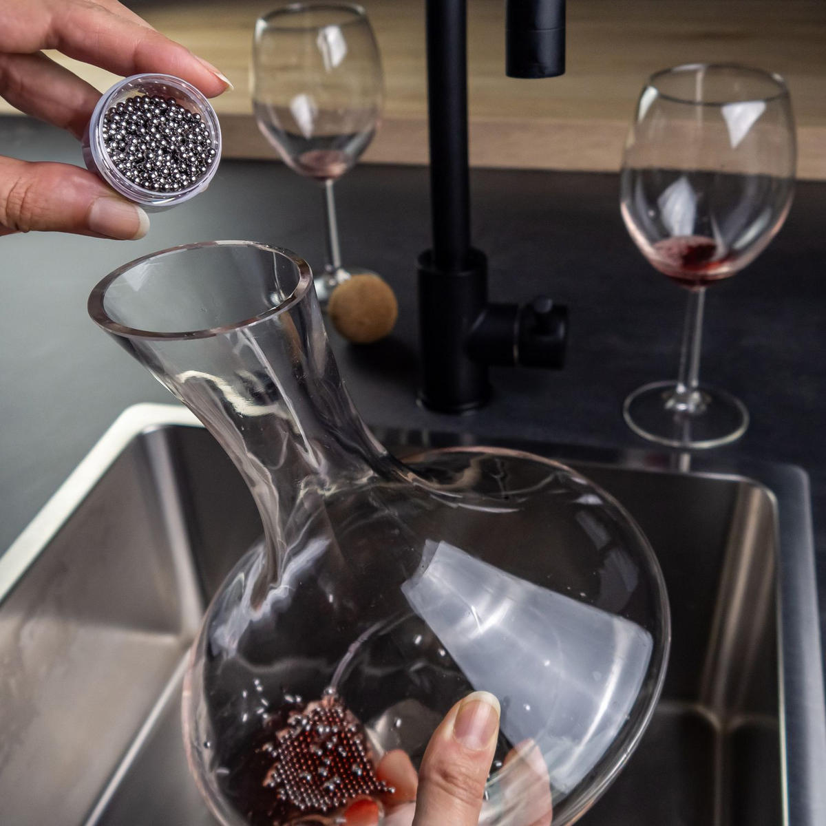 GLAS KARAFFE mit 1.8 Liter für Rotwein - Transparent, Glas (0.75L) - Intirilife