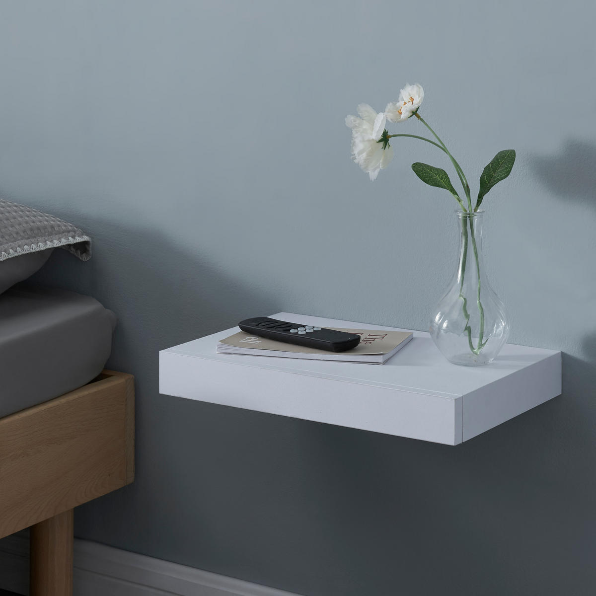 NÁSTĚNNÁ POLICE Hyvinkää - bílá, kompozitní dřevo (39.5/5/25cm) - [en.casa]