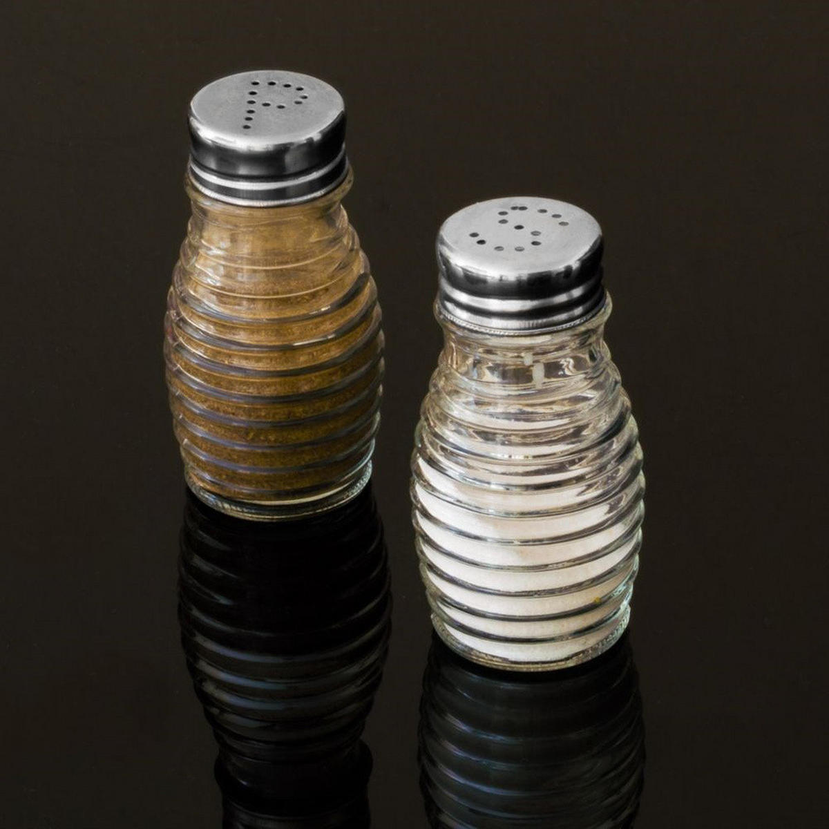 GEWÜRZSTREUER-SET geriffelt 2-teilig Transparent - Transparent, Glas (5/8.5/5cm) - Orion 