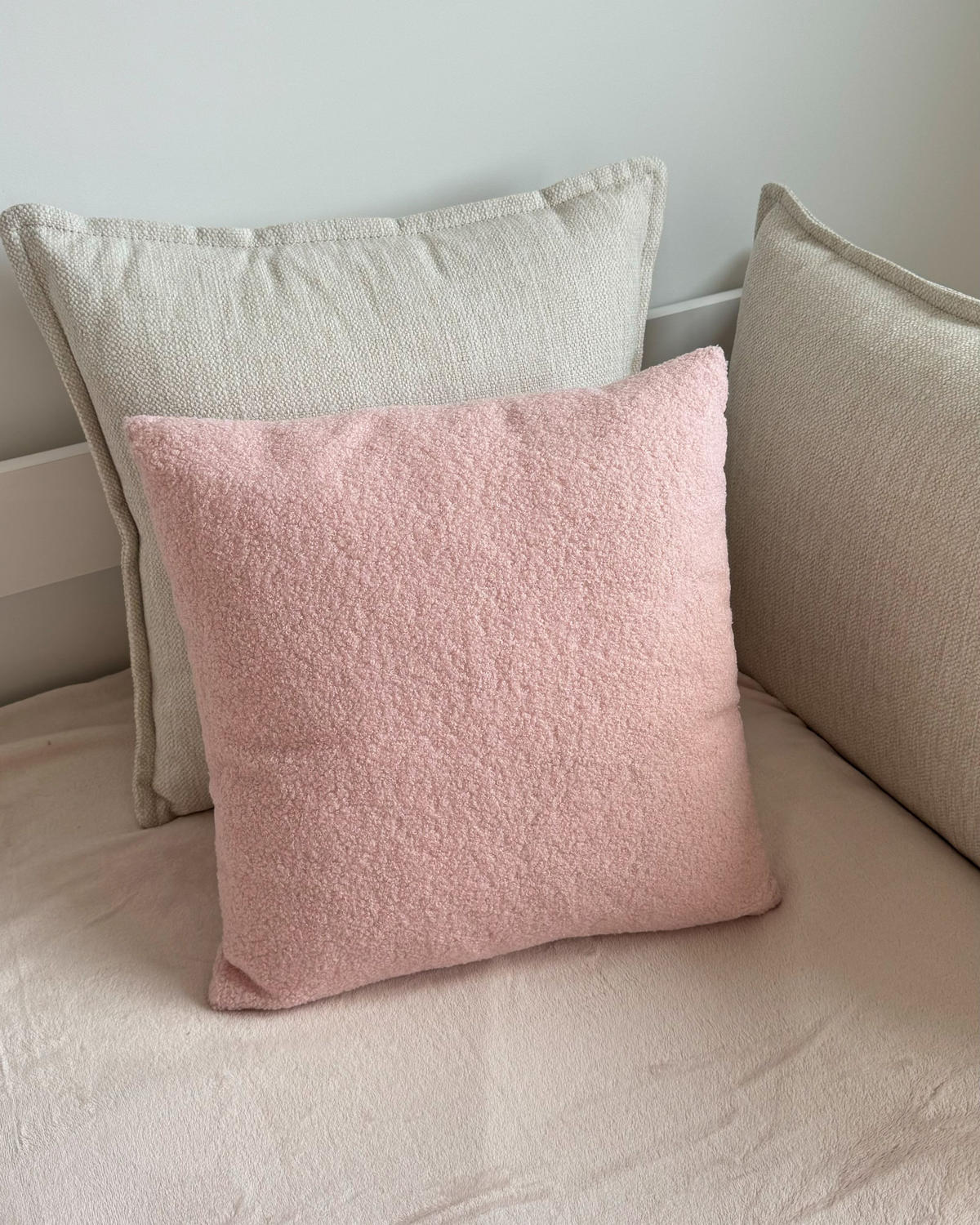 DEKORATIVNÍ polštář sada 2 ks Pastelově růžový 45/45 cm Leuzea - růžová, textil (45/45cm) - Beliani