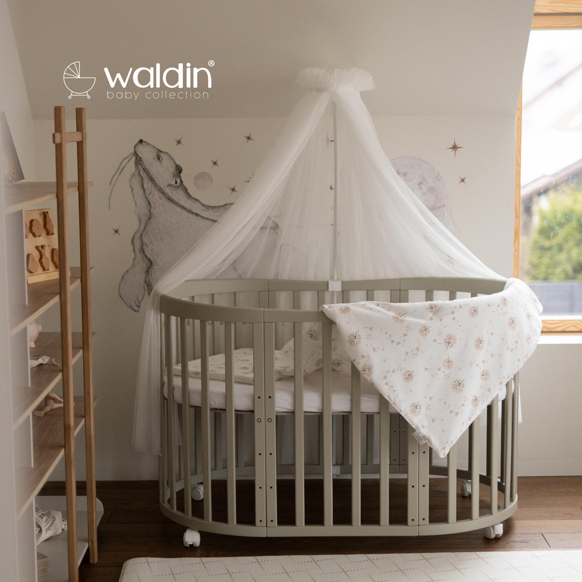 BABYBETT OLIVE OVAL 7in1 mit Matratze und Himmelset - Olivgrün/Weiß, Holz/Textil
