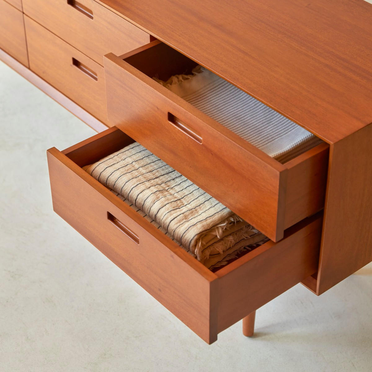 KOMMODE Magda 50's Natur aus Mahagoni - Naturfarben, Holz (204/68/42cm) - Tikamoon