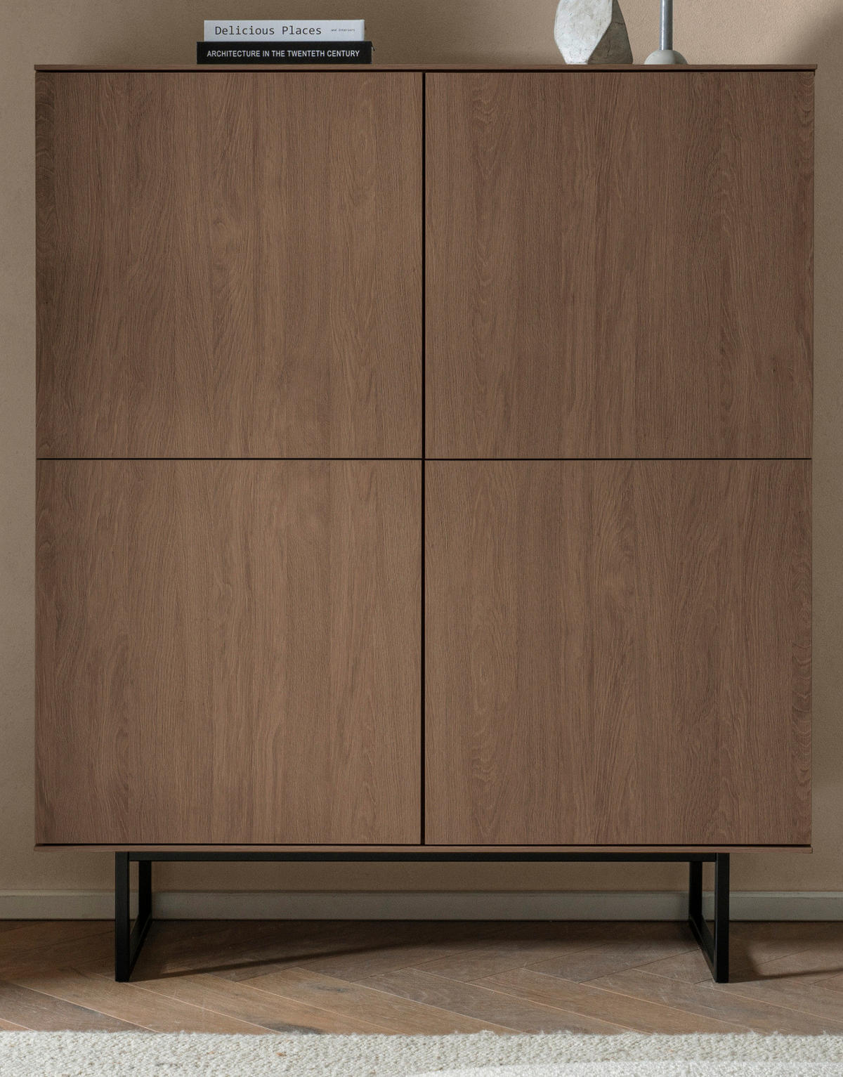 HIGHBOARD in Nussbaum 115 x 137 cm, Kommode mit Push-to-Open - Nussbaumfarben/Schwarz, Holzwerkstoff/Metall (115/137/40cm) - Furn.Design