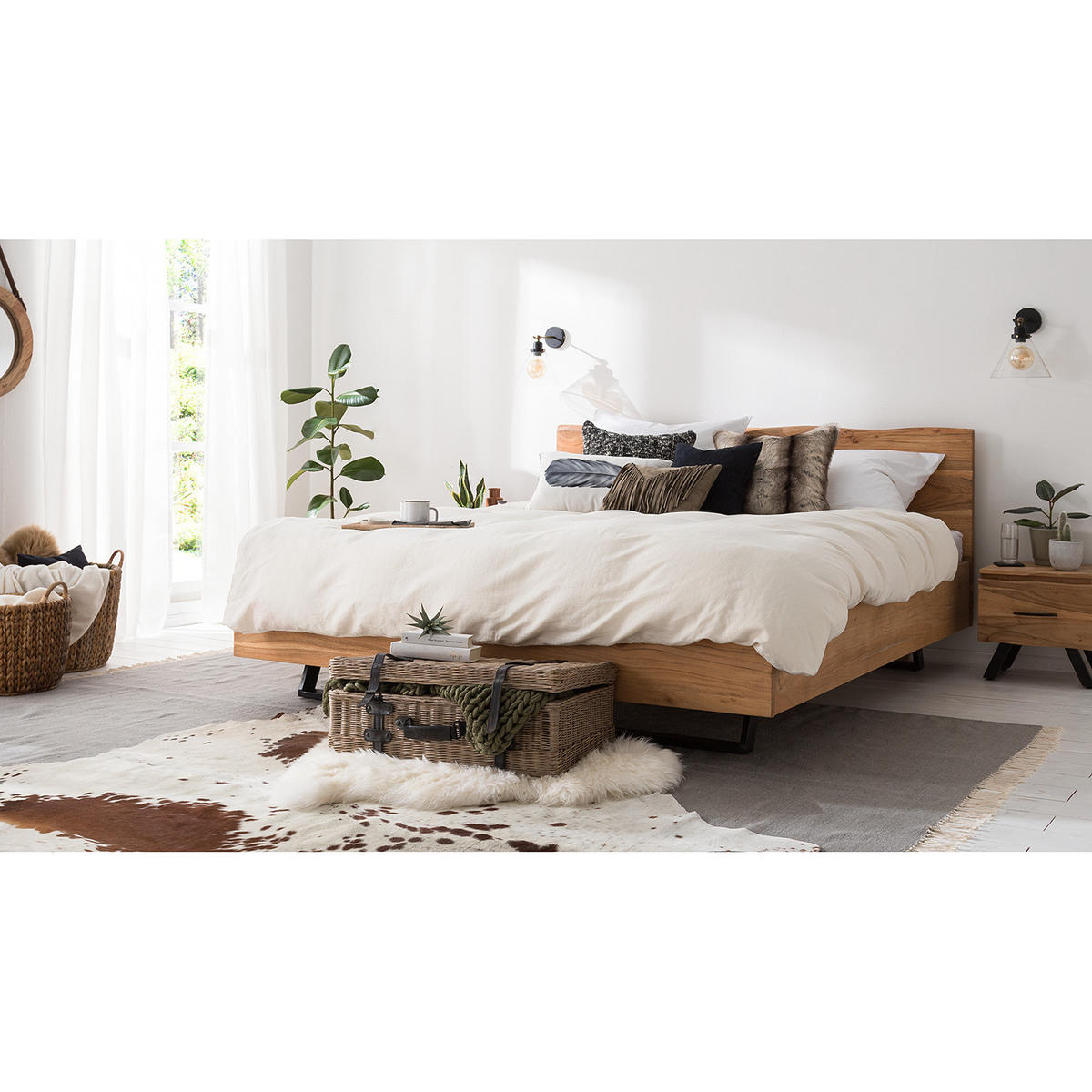 MASSIVHOLZBETT - Akazie massiv / Metall - Schwarz/Akaziefarben, Holz (180/200cm) - home24