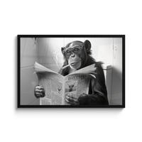 POSTER MIT RAHMEN Affe - WC - Zeitung - Schwarz-Weiß - Humor 90x60 cm - Hellgrau, Papier (90/60cm) - MuchoWow