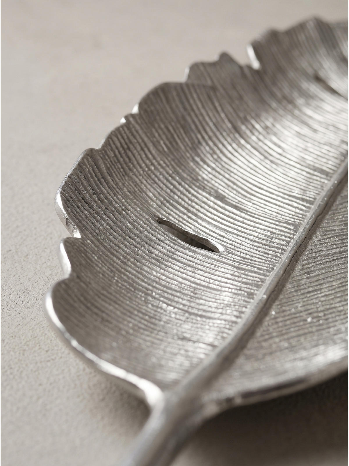 DEKOSCHALE SUBIACO, Aluminium, handgefertigt, Silber, 60 x 18 x 4 cm - Silberfarben, Metall (4cm) - KADIMA DESIGN