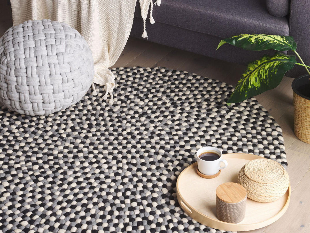 FILZKUGELTEPPICH-PENEK 140/140 cm - Schwarz, Textil (140/140cm) - Beliani