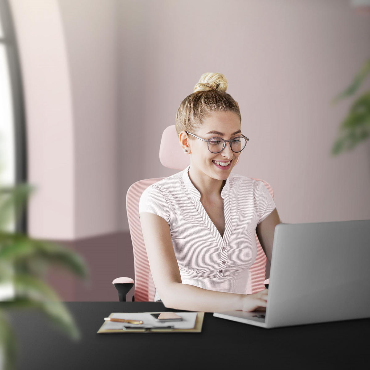 SCHREIBTISCHSTUHL Ergonomic rosa - Pink, Kunststoff (60.5/121/60cm) - ML-DESIGN