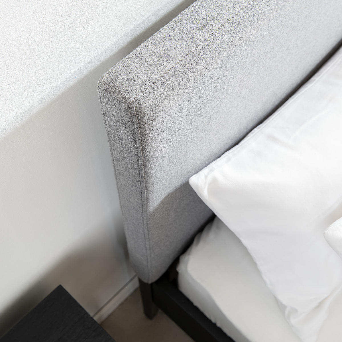 BETTGESTELL - Webstoff / Echtholzfurnier, Grau / Paulownia Schwarz - Grau, Textil (180/200cm) - home24