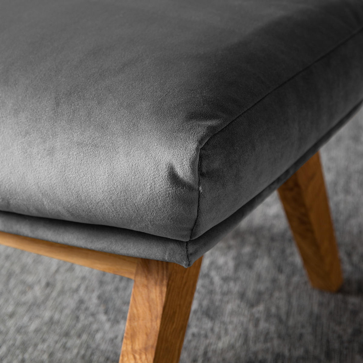 POLSTERHOCKER mit Holzfüßen - Eichefarben/Grau, Eichenholz/Textil (51/37/41cm) - home24