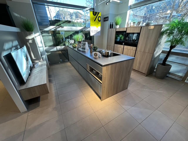 EINBAUKÜCHE SILVIA - Novel